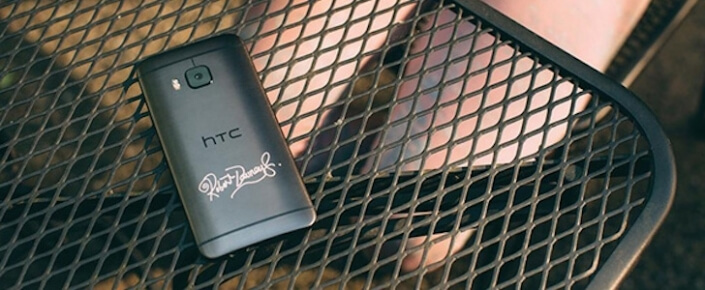 htc-robert-downey-jr-imzali-one-m9-hediye-ediyor-705x290